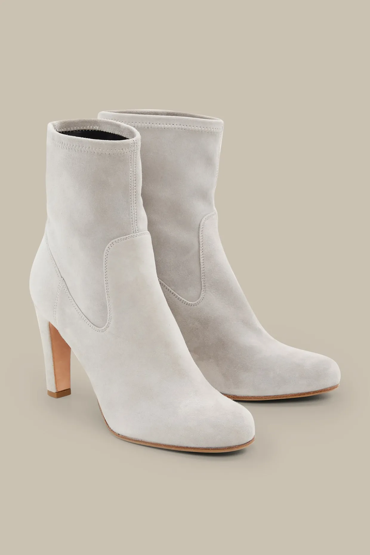 Bootie Aus Ziegenwildleder By Unutzer In