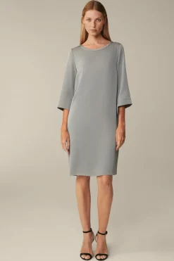Crepe-Kleid In H-Linie In