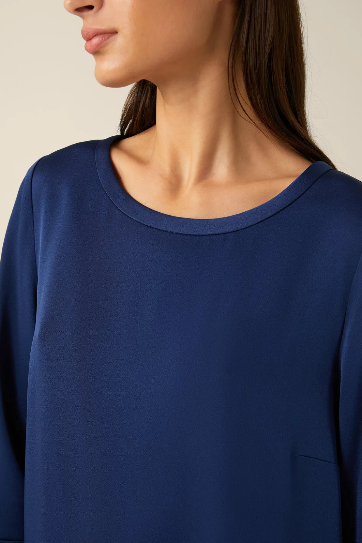 Crepe-Kleid In H-Linie In