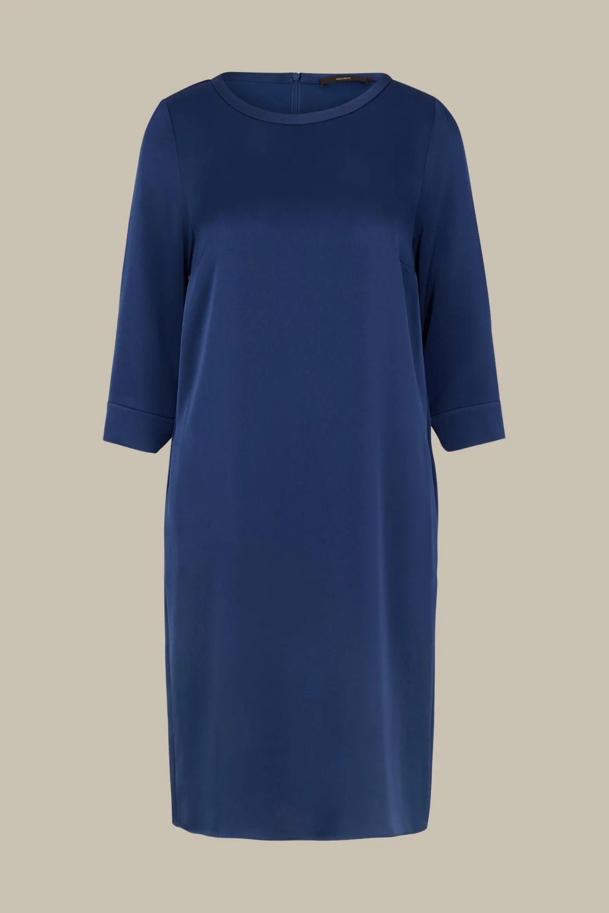 Crepe-Kleid In H-Linie In