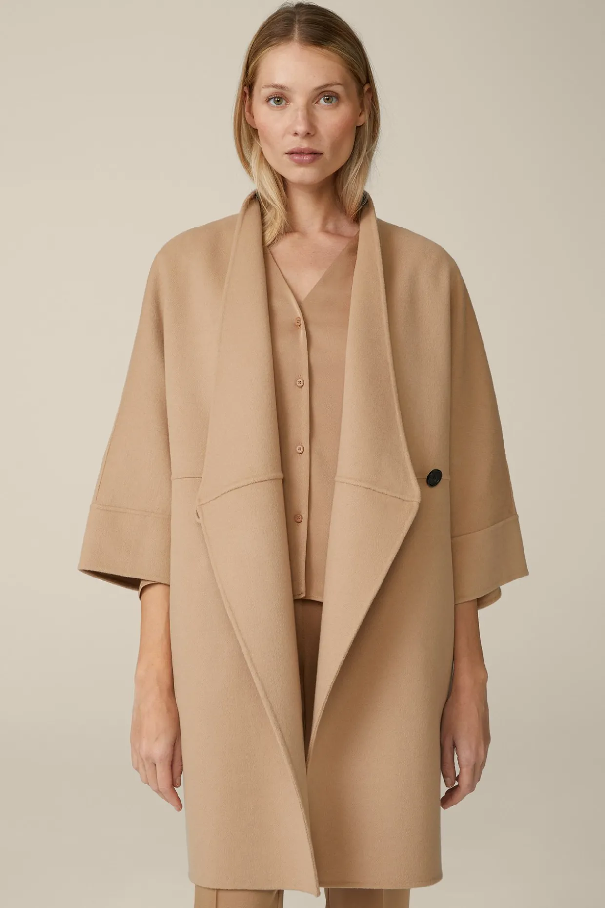 Double-Cape-Mantel In