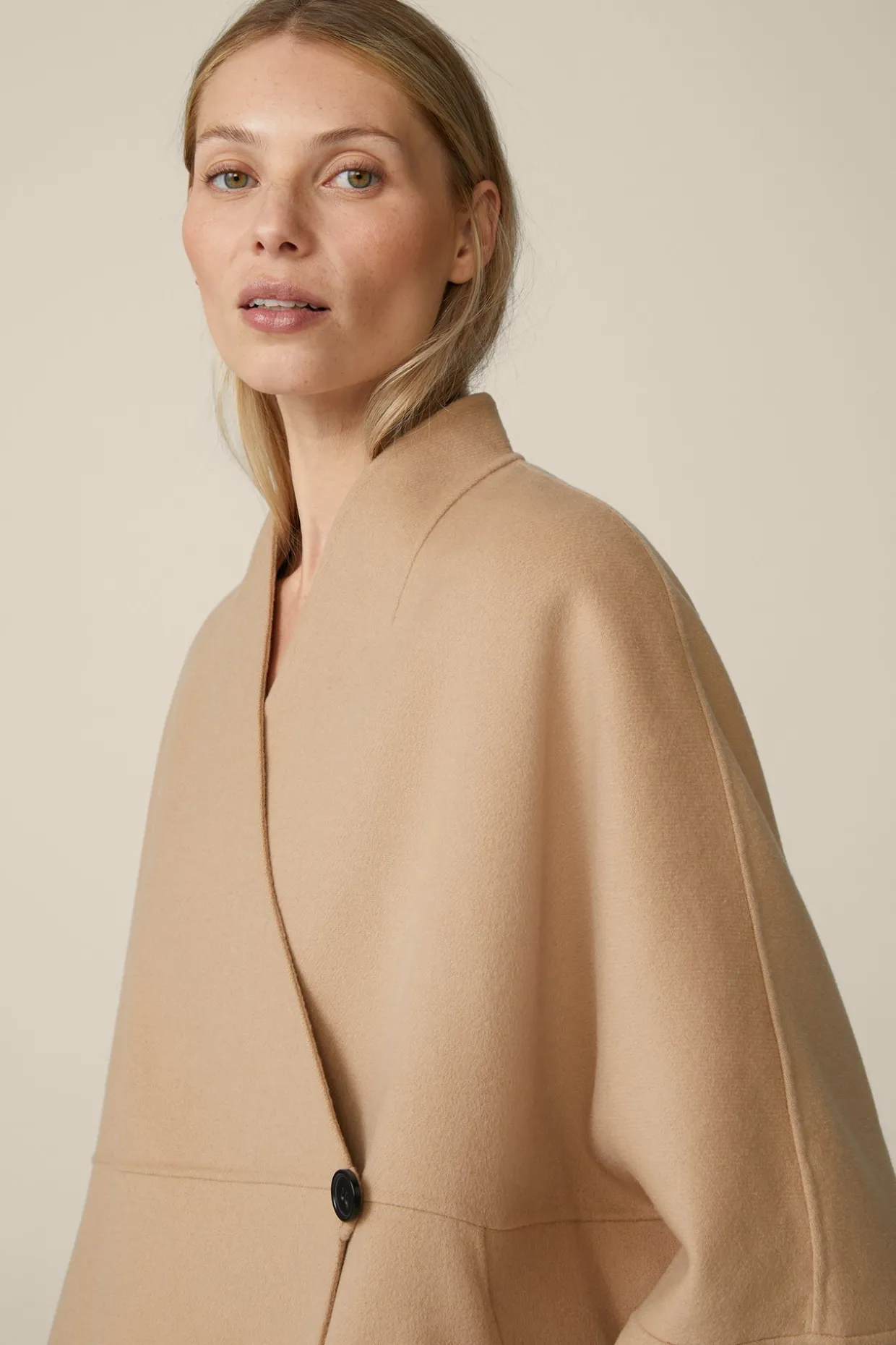 Double-Cape-Mantel In