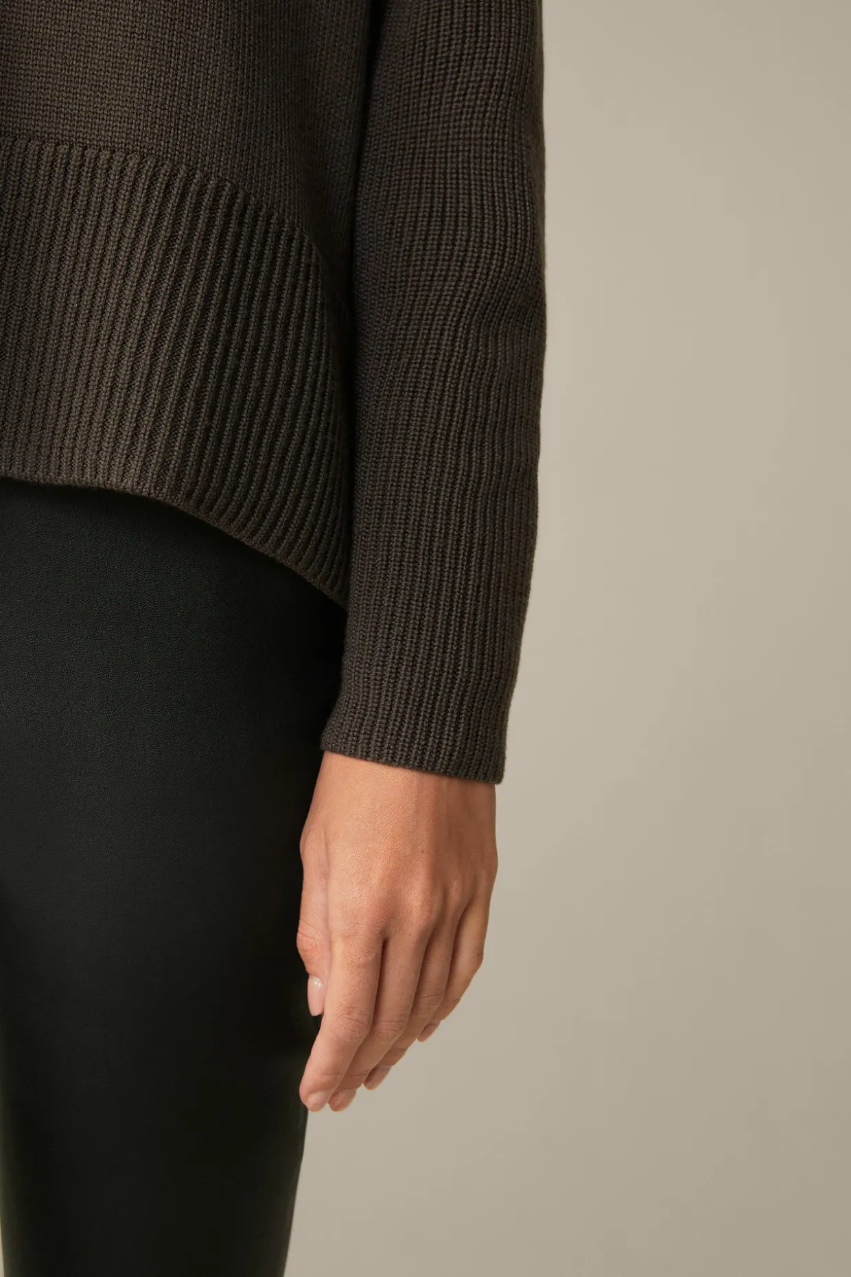 Merino-Strick-Pullover Mit V-Ausschnitt In