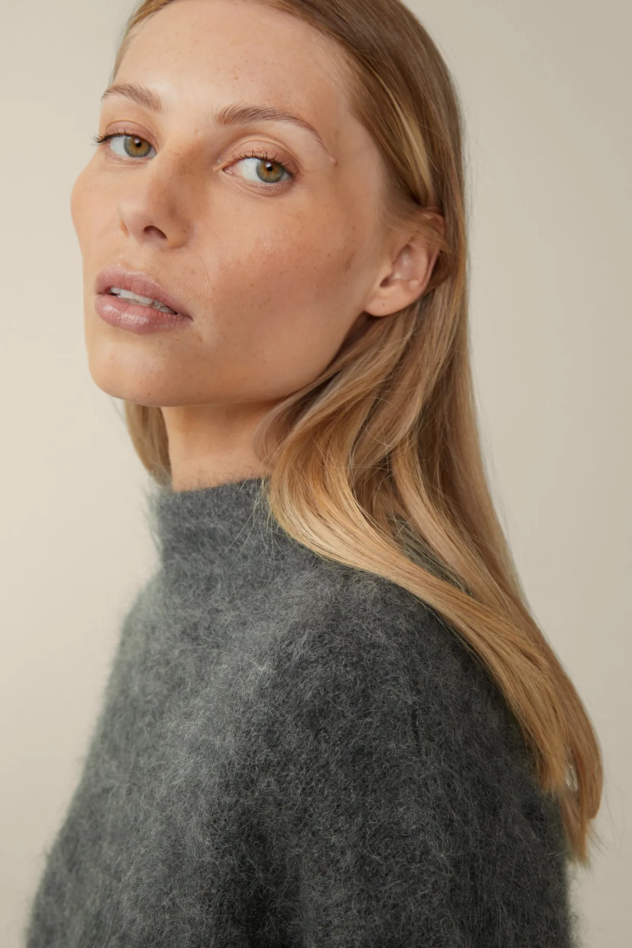Mohair-Wollmix-Stehkragen-Pullover In