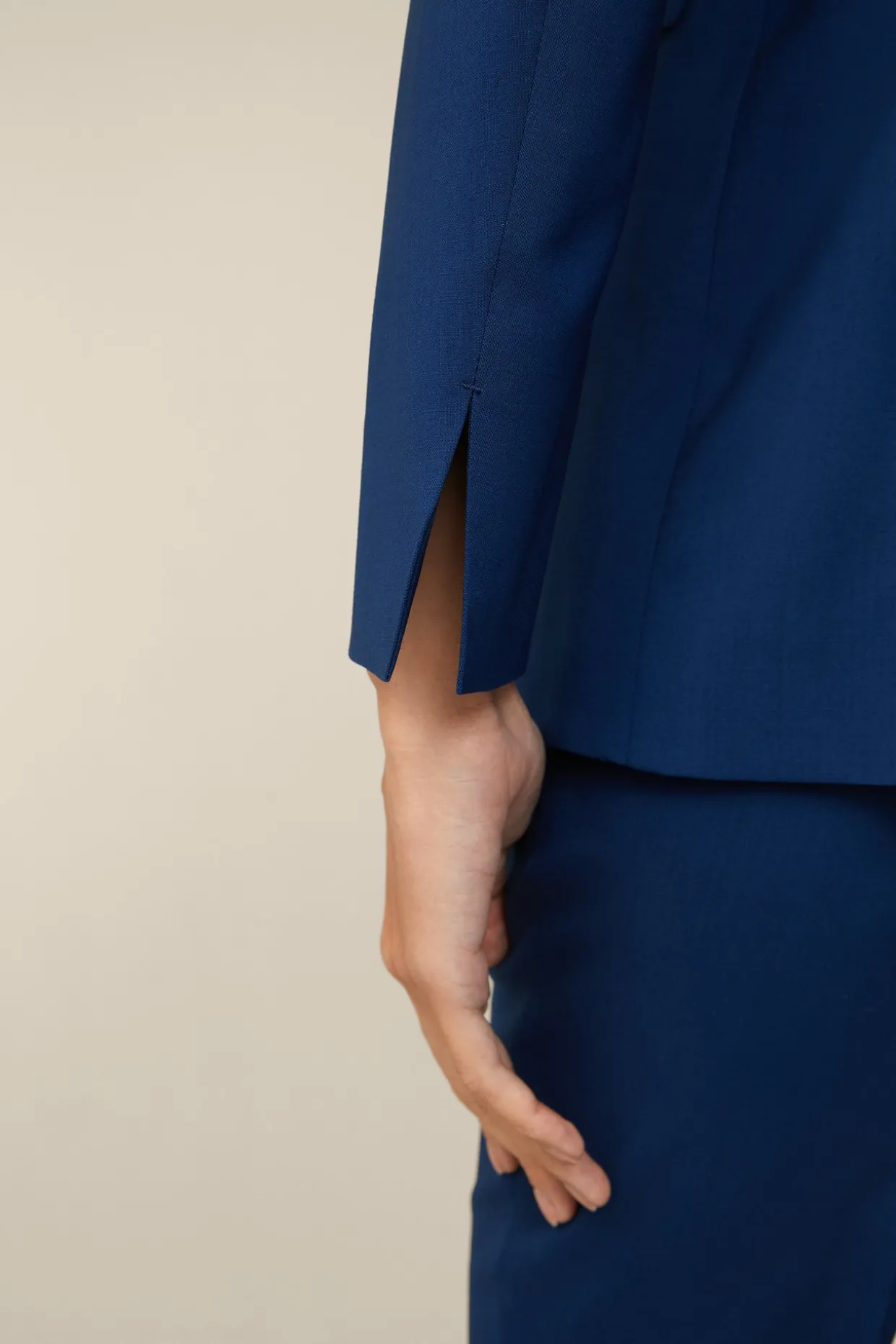 Schurwoll-Blazer Mit Pagodenschulter In