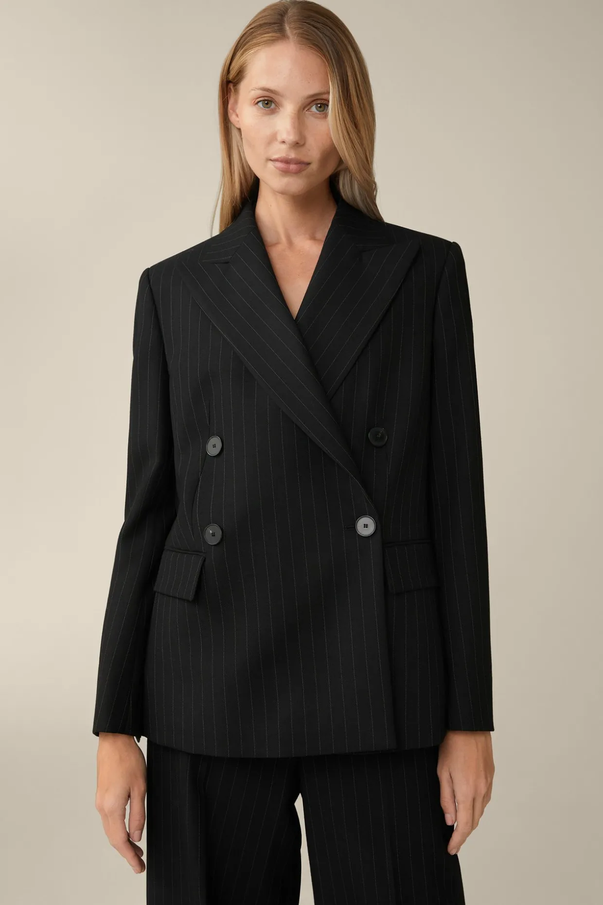 Schurwoll-Twill-Doppelreiher-Blazer Mit Nadelstreifen In