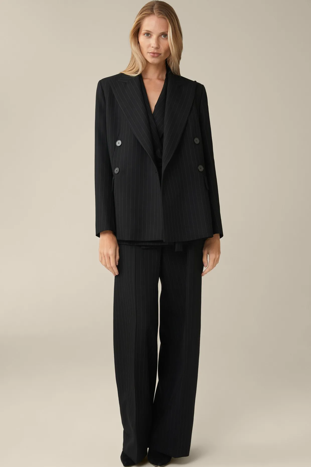 Schurwoll-Twill-Doppelreiher-Blazer Mit Nadelstreifen In
