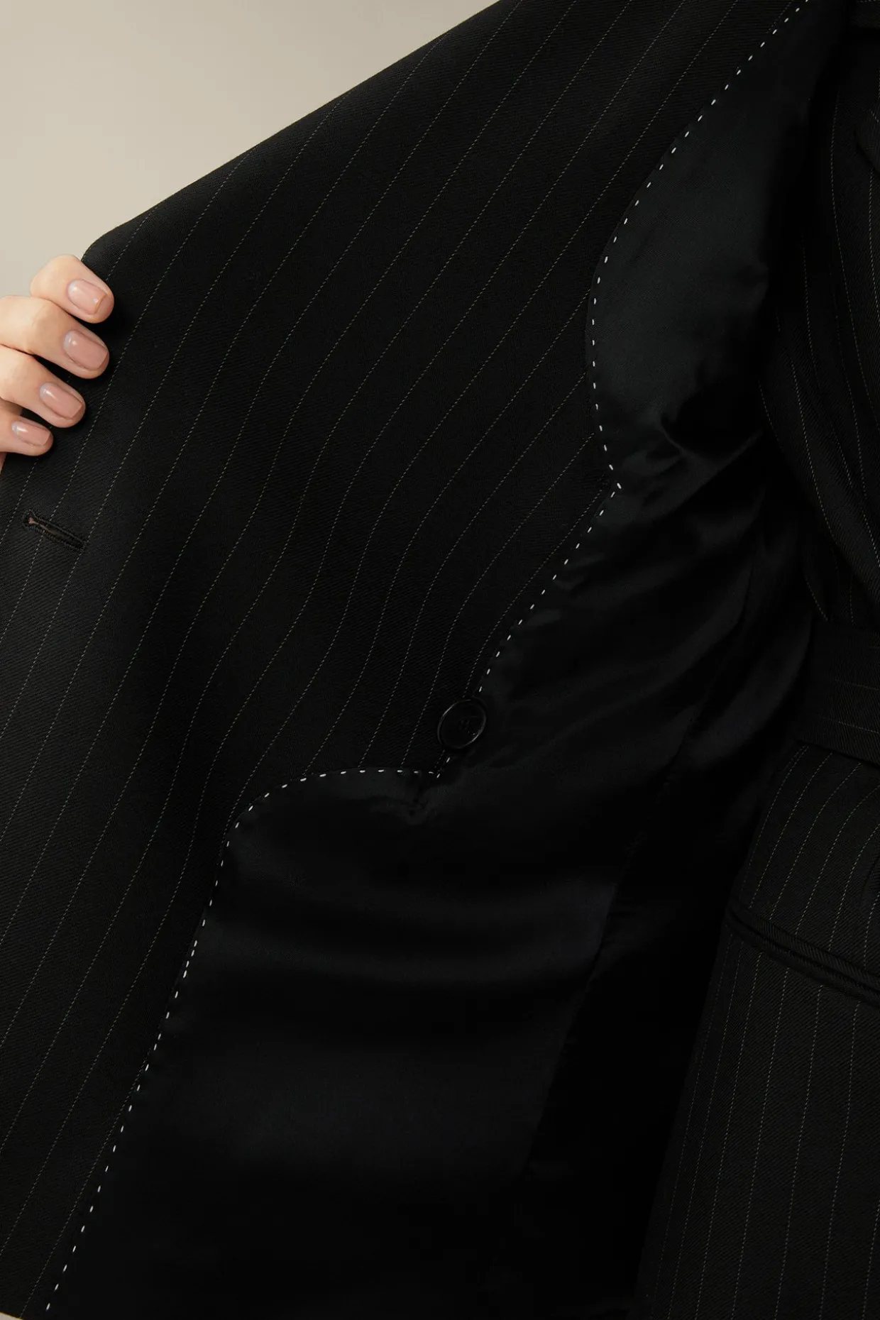 Schurwoll-Twill-Doppelreiher-Blazer Mit Nadelstreifen In