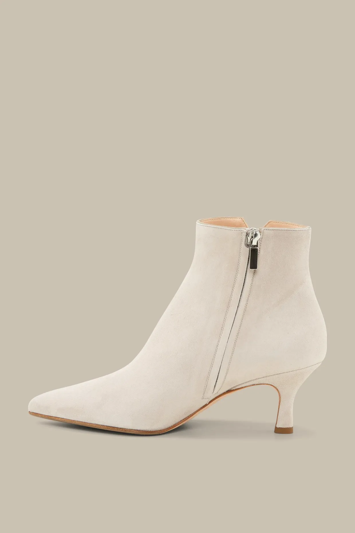 Stiefelette Aus Ziegenveloursleder By Unutzer In