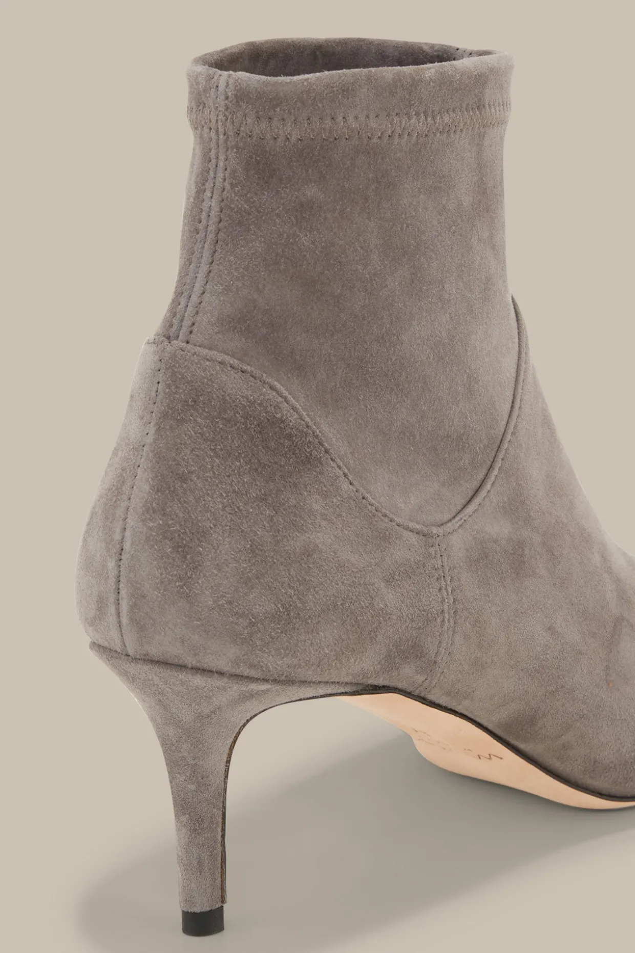 Stiefelette Aus Ziegenveloursleder By Unutzer In