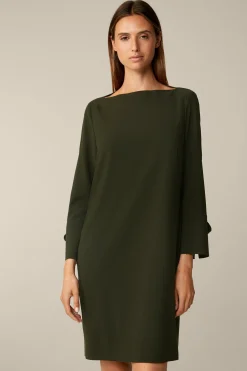 Wollcrepe-Eggshape-Kleid In