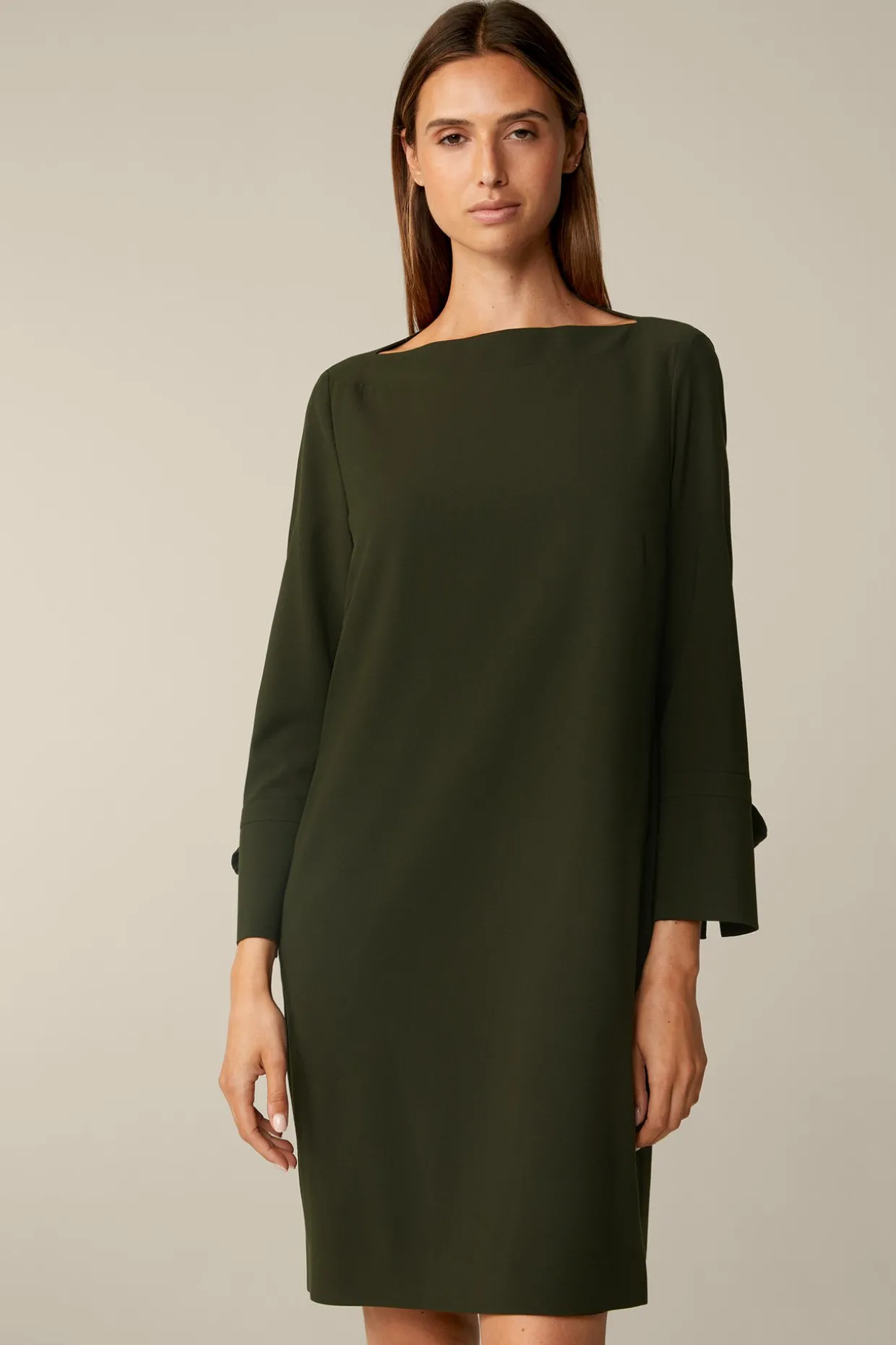 Wollcrepe-Eggshape-Kleid In