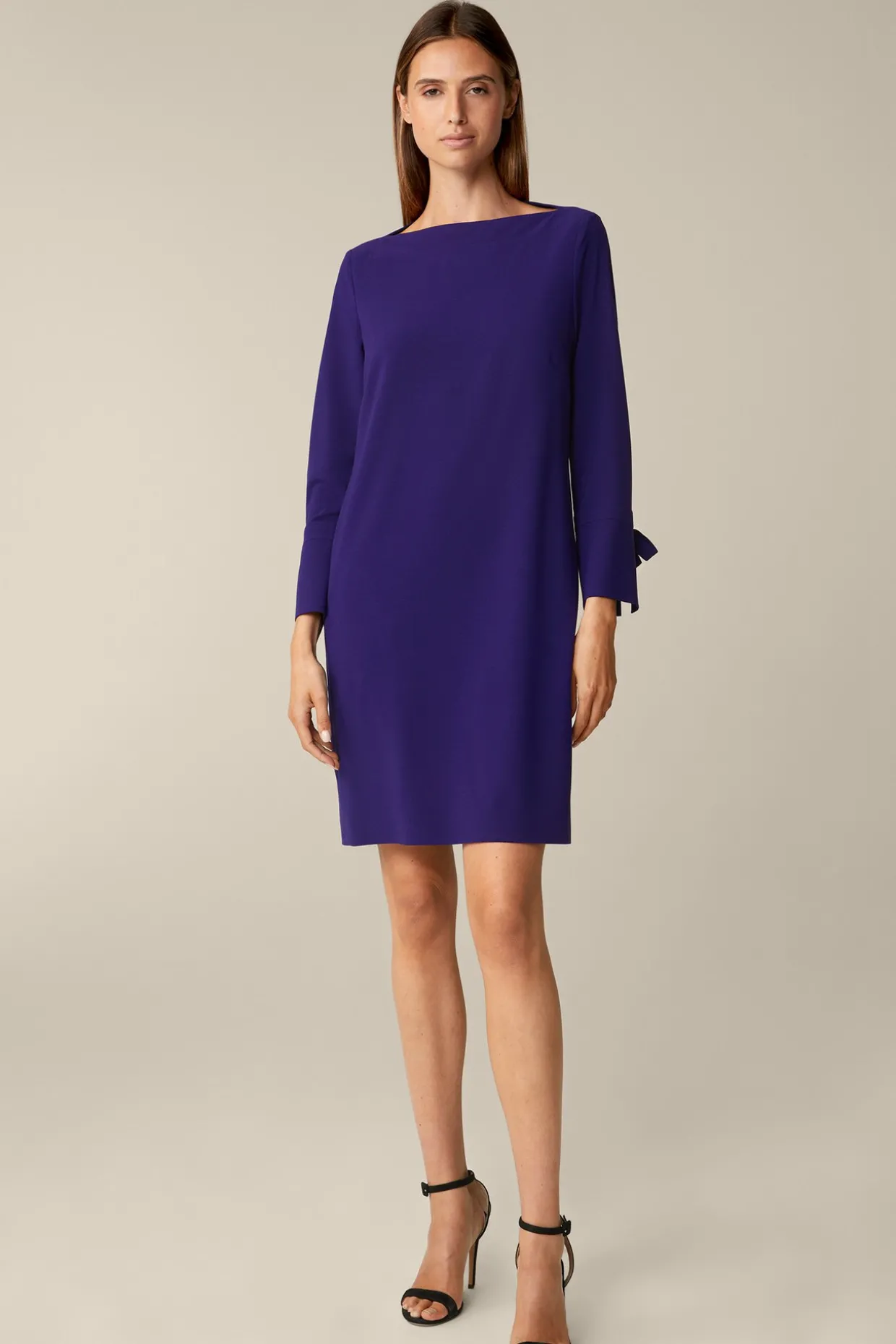 Wollcrepe-Eggshape-Kleid In