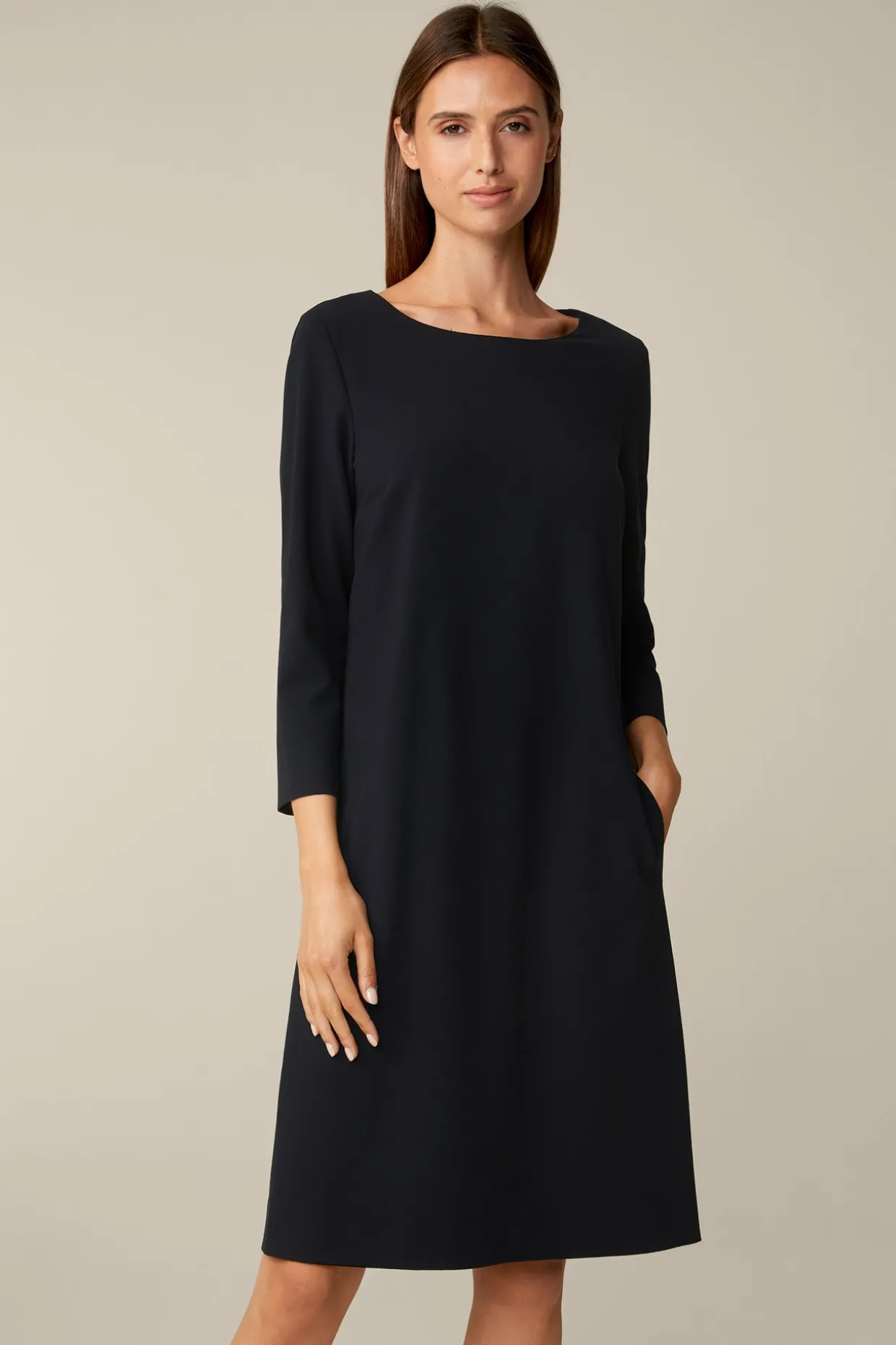 Wollcrepe-Kleid In