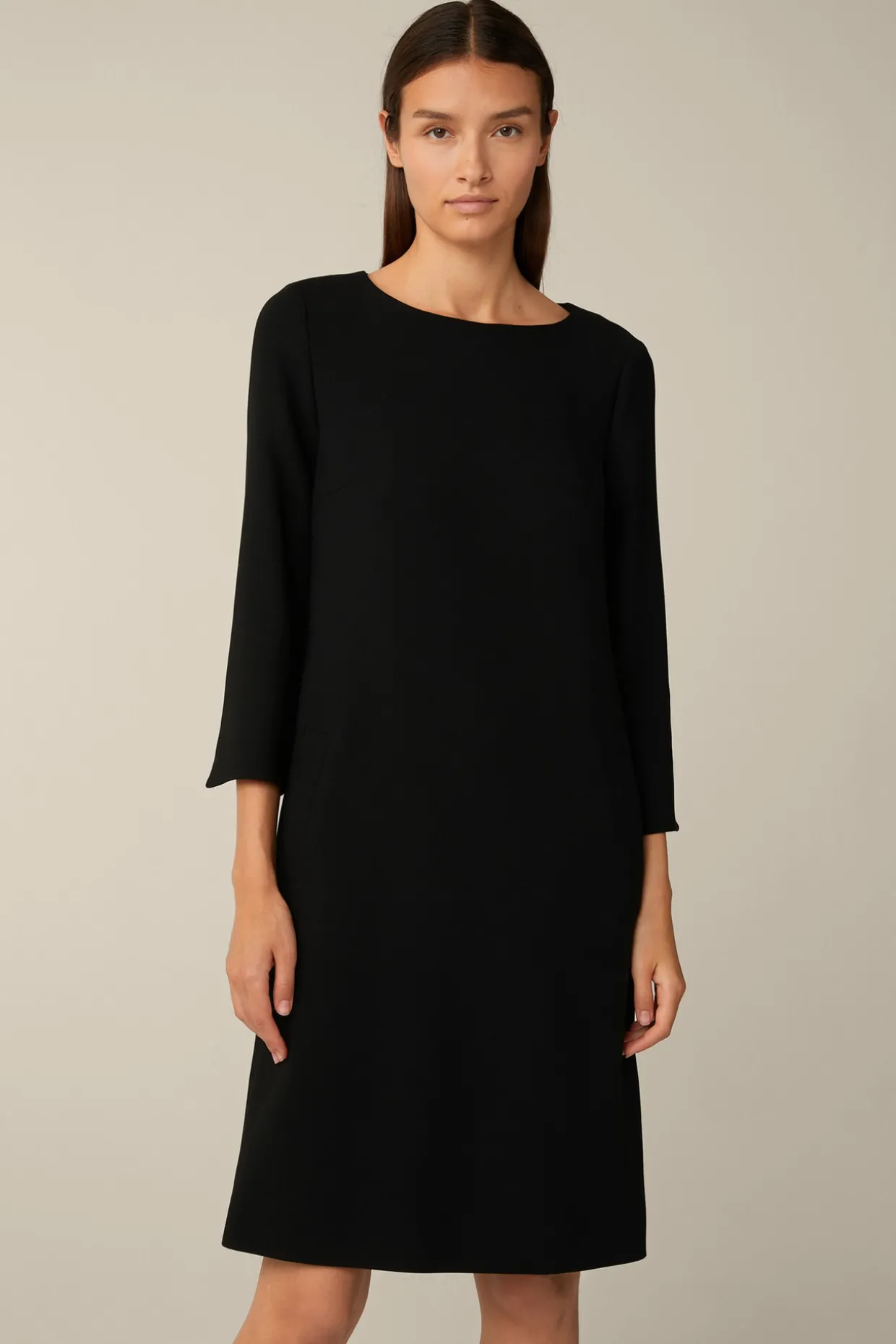 Wollcrepe-Kleid In