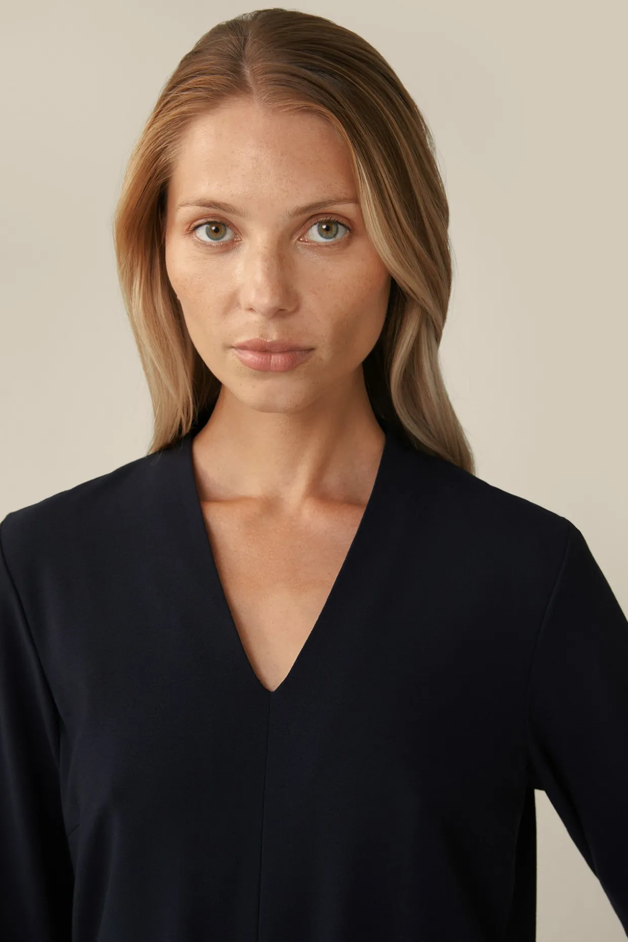 Wollcrepe-Kleid In Midi-Lange In