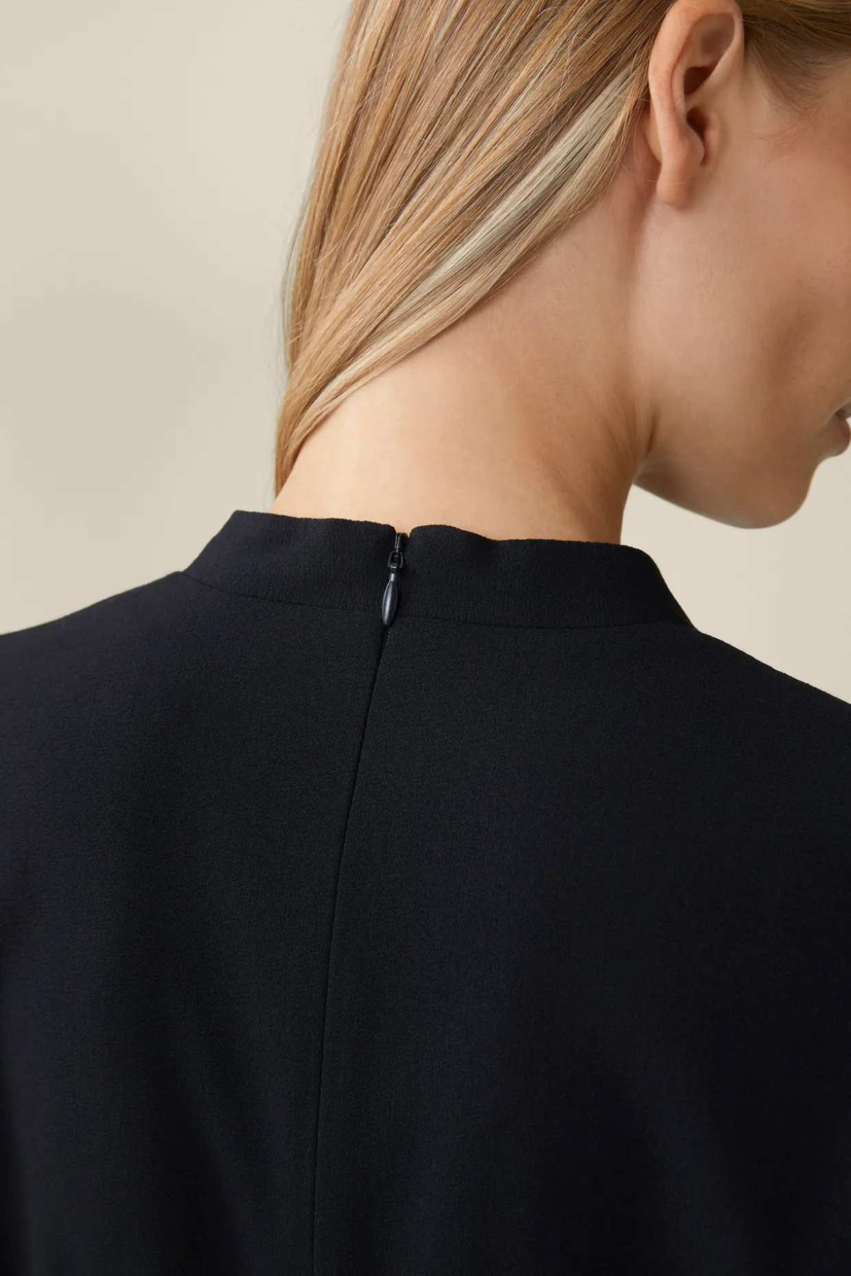 Wollcrepe-Kleid In Midi-Lange In