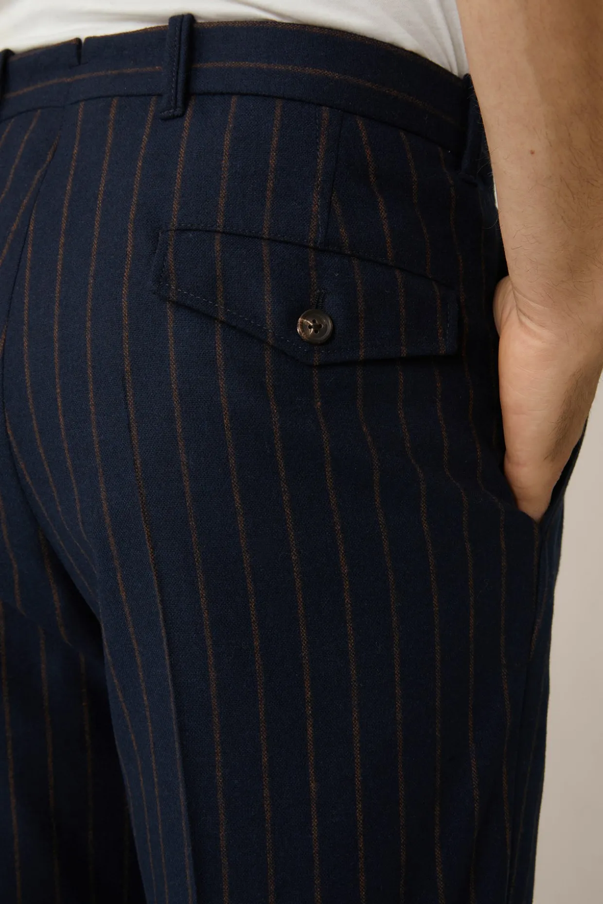 Wollmix-Baukasten-Hose Sapo Mit Bundfalte In Navy Mit Braunen Nadelstreifen
